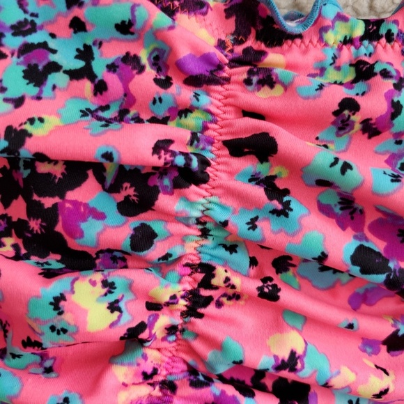 Victoria's Secret Ruffle Bikini - Picture 3 of 4